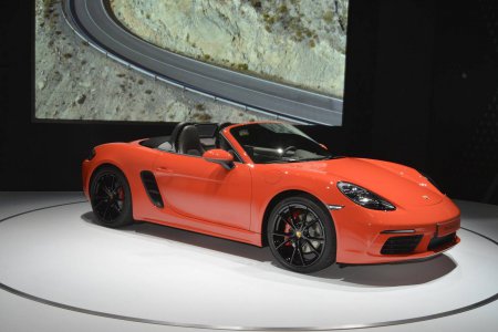  Porsche 718 Boxster      -